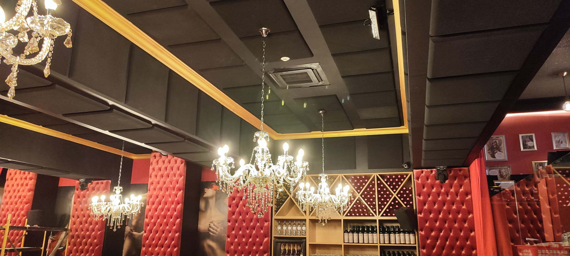 Projeto de acústica — The Lingerie Restaurant